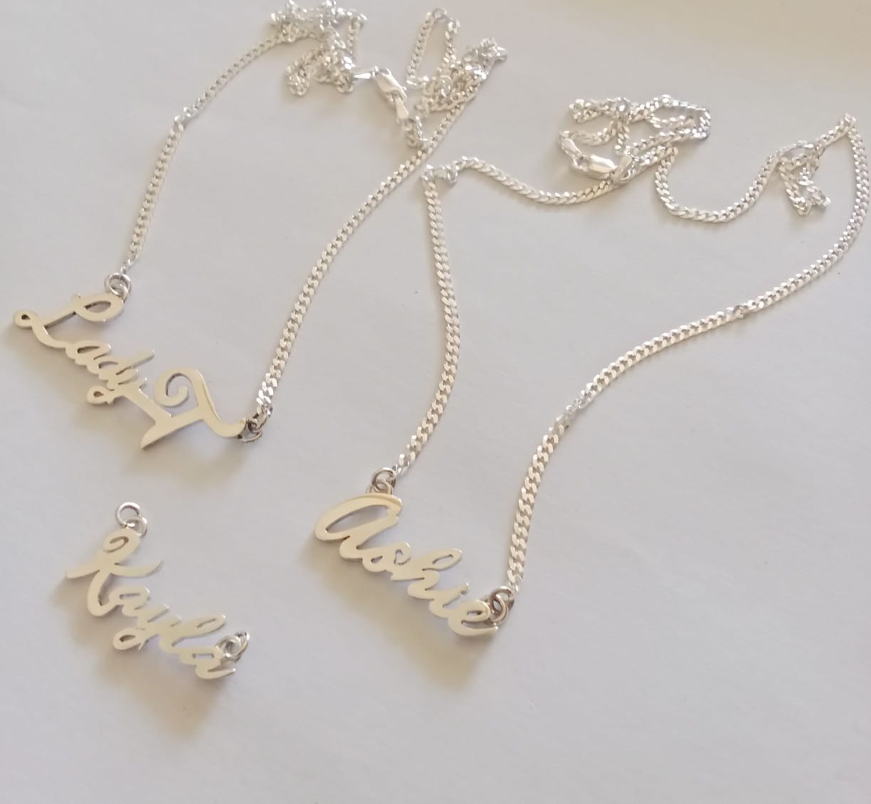 Damaged gold ring repaired by Aquarius Jewelers